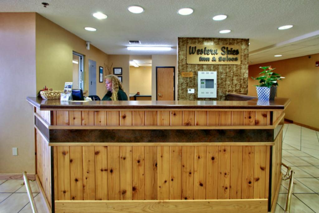 Western Skies Inn & Suites Los Lunas Εξωτερικό φωτογραφία